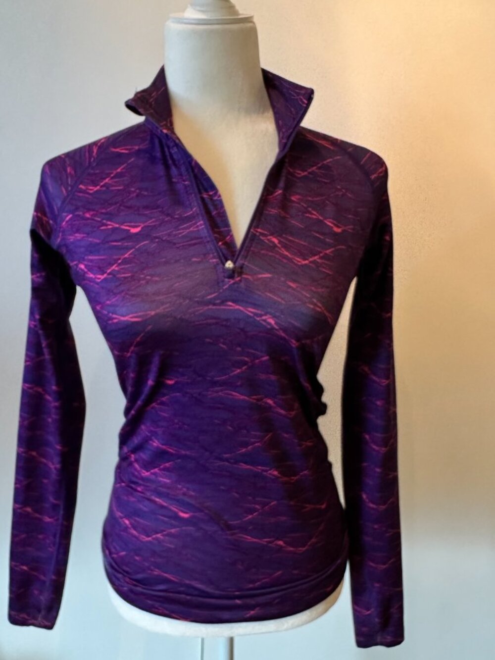 Woman's Combat Pro Therma Fit Pullover Top Purple & Pink XS